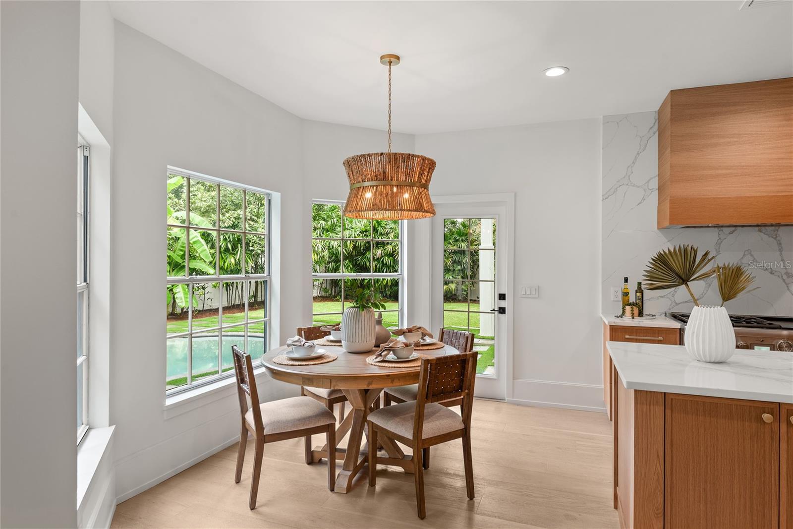 Image 22 of 64 For 1885 Temple Drive