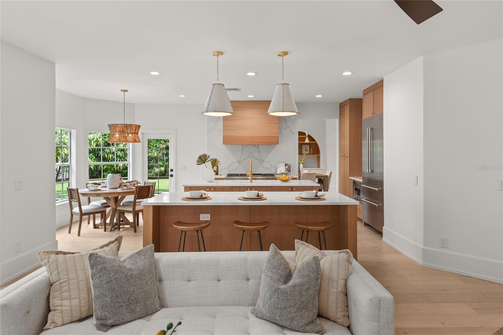 Image 26 of 64 For 1885 Temple Drive