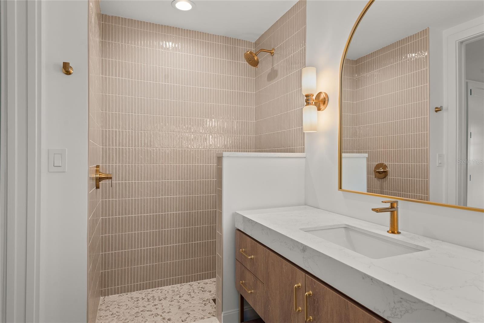 Image 33 of 64 For 1885 Temple Drive