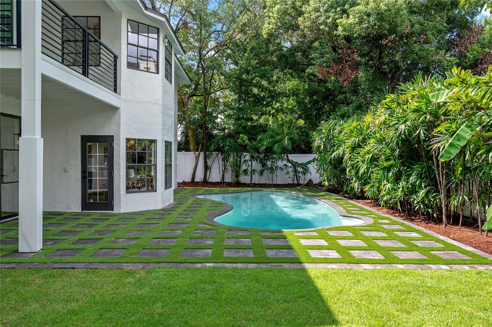 Image 55 of 64 For 1885 Temple Drive