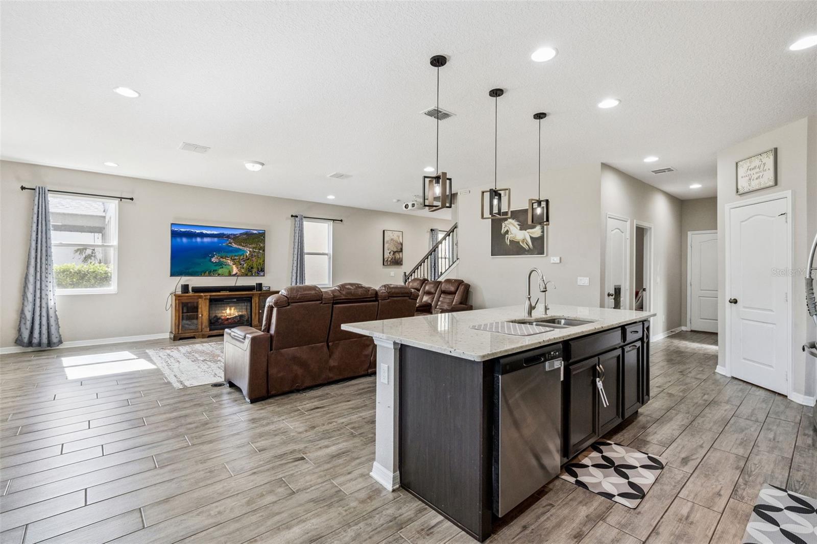 Image 10 of 58 For 1457 Paget Cove