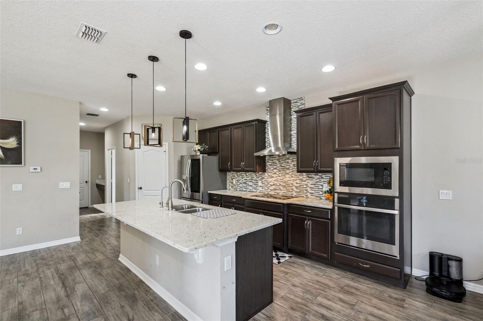 Image 11 of 58 For 1457 Paget Cove