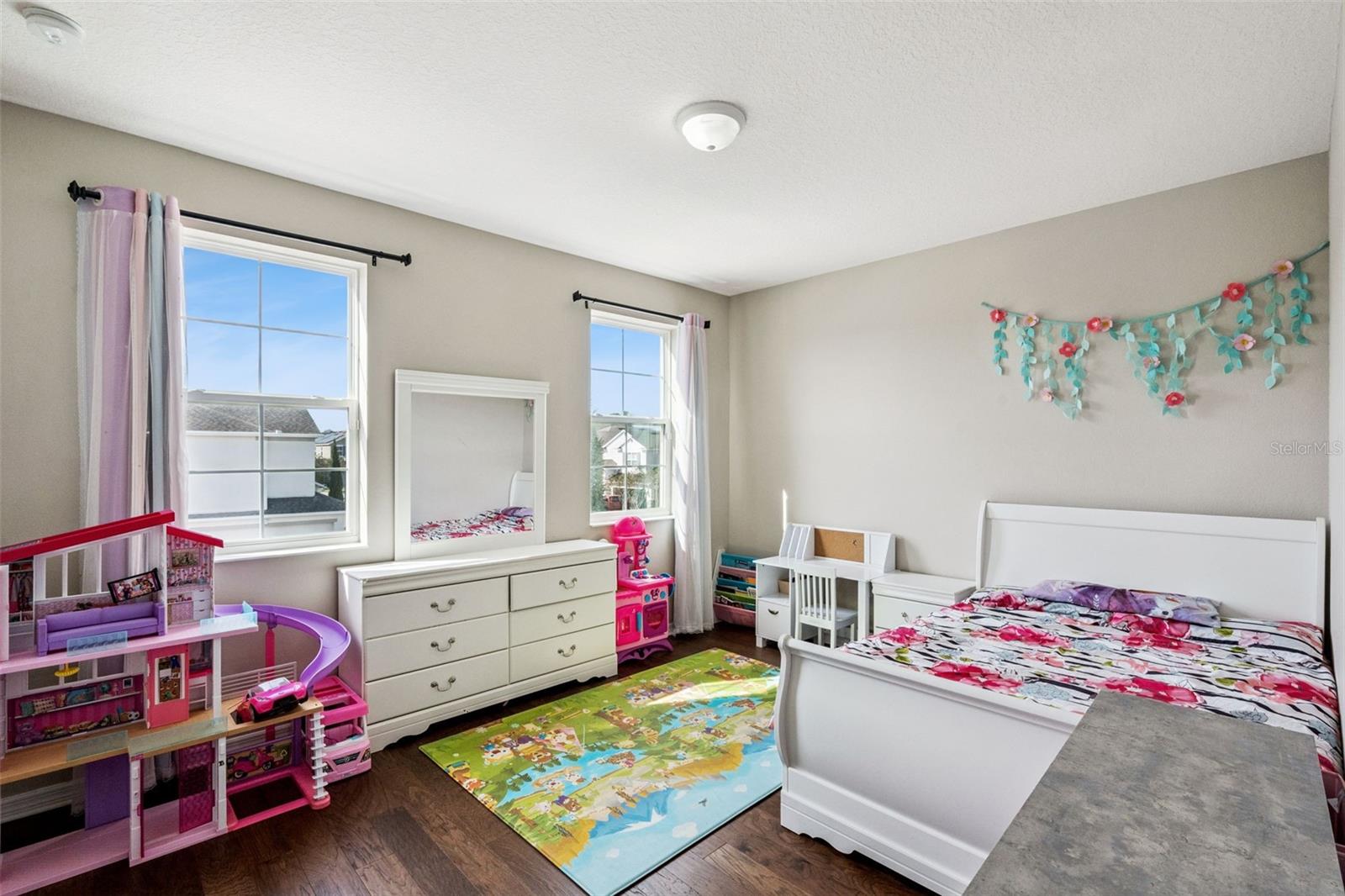 Image 25 of 58 For 1457 Paget Cove