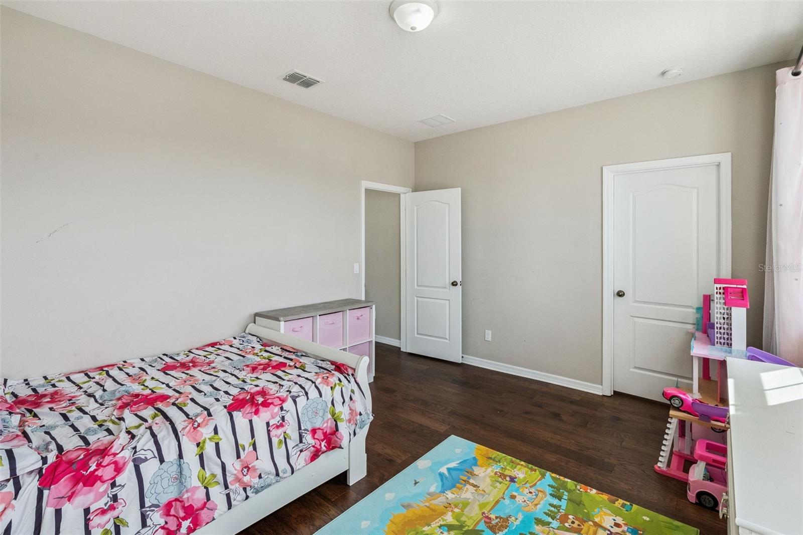 Image 26 of 58 For 1457 Paget Cove