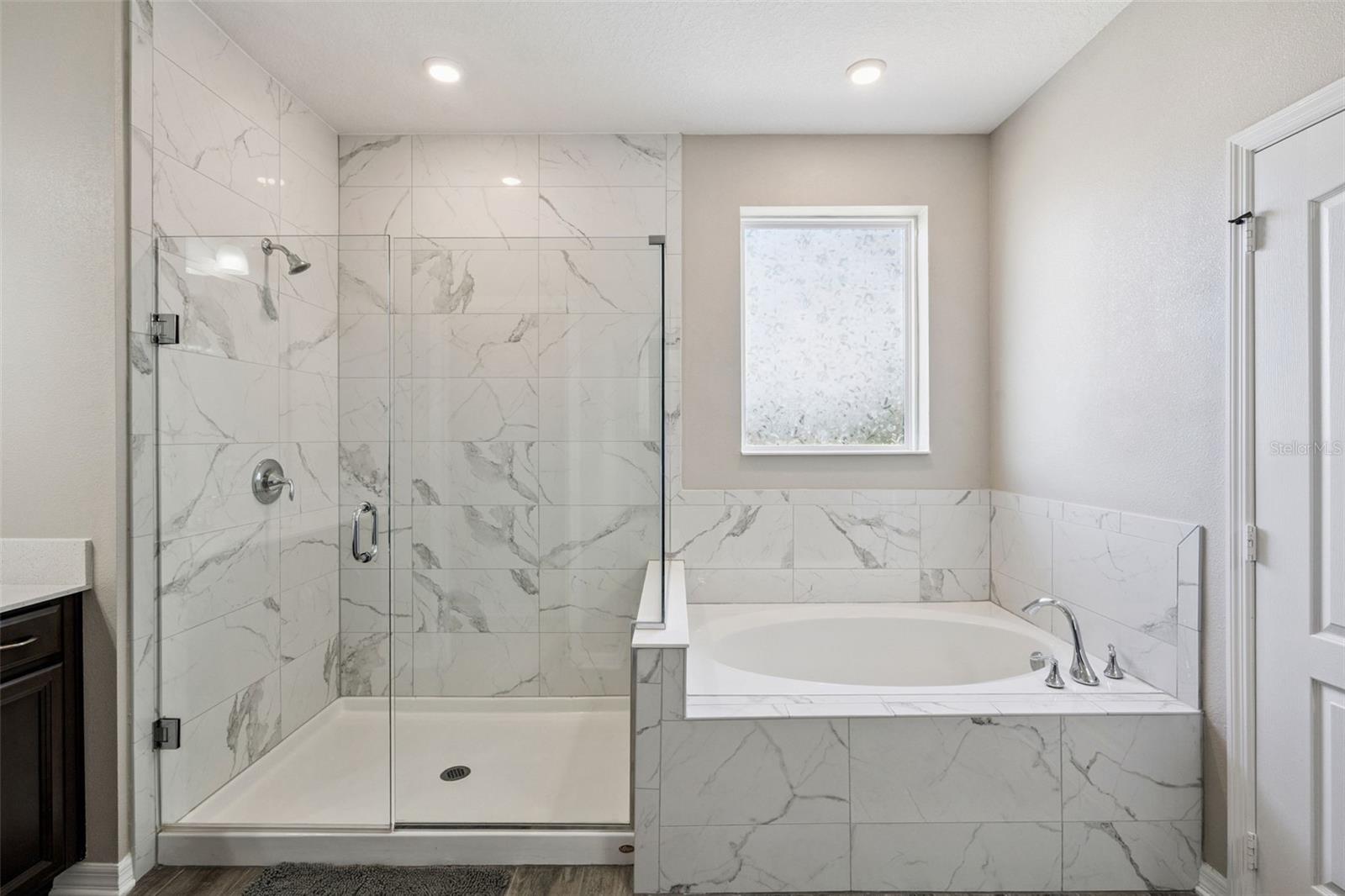 Image 28 of 58 For 1457 Paget Cove