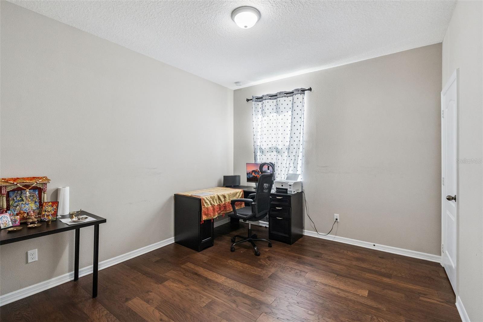 Image 34 of 58 For 1457 Paget Cove