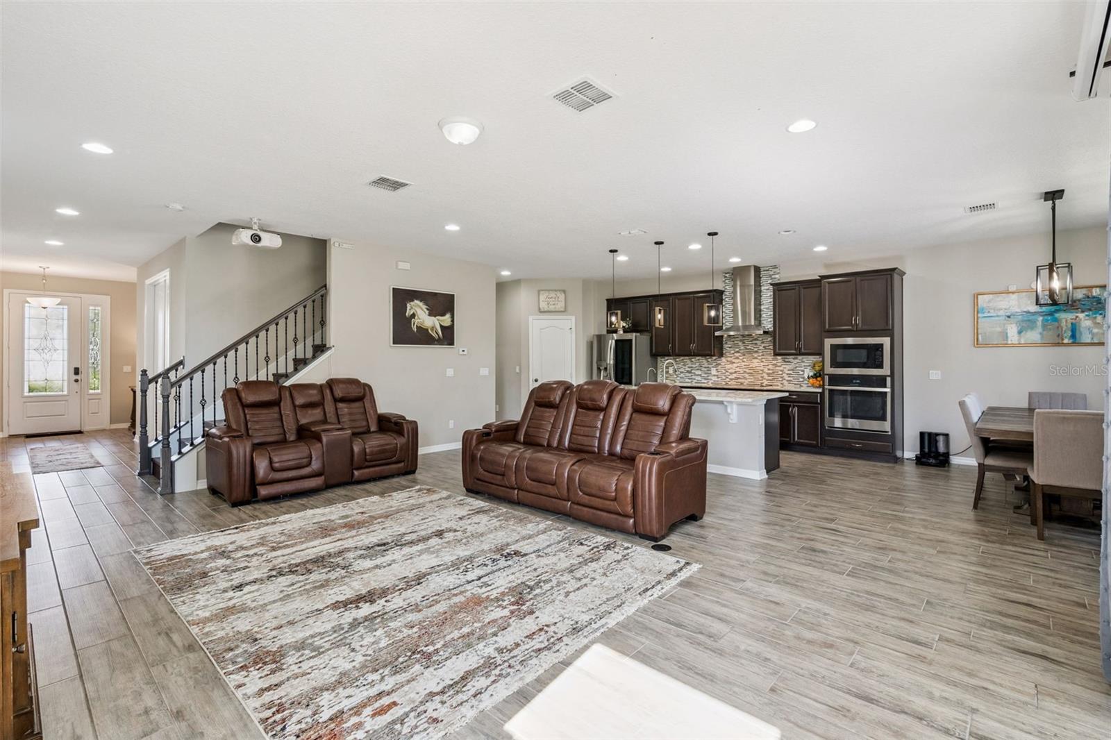 Image 5 of 58 For 1457 Paget Cove