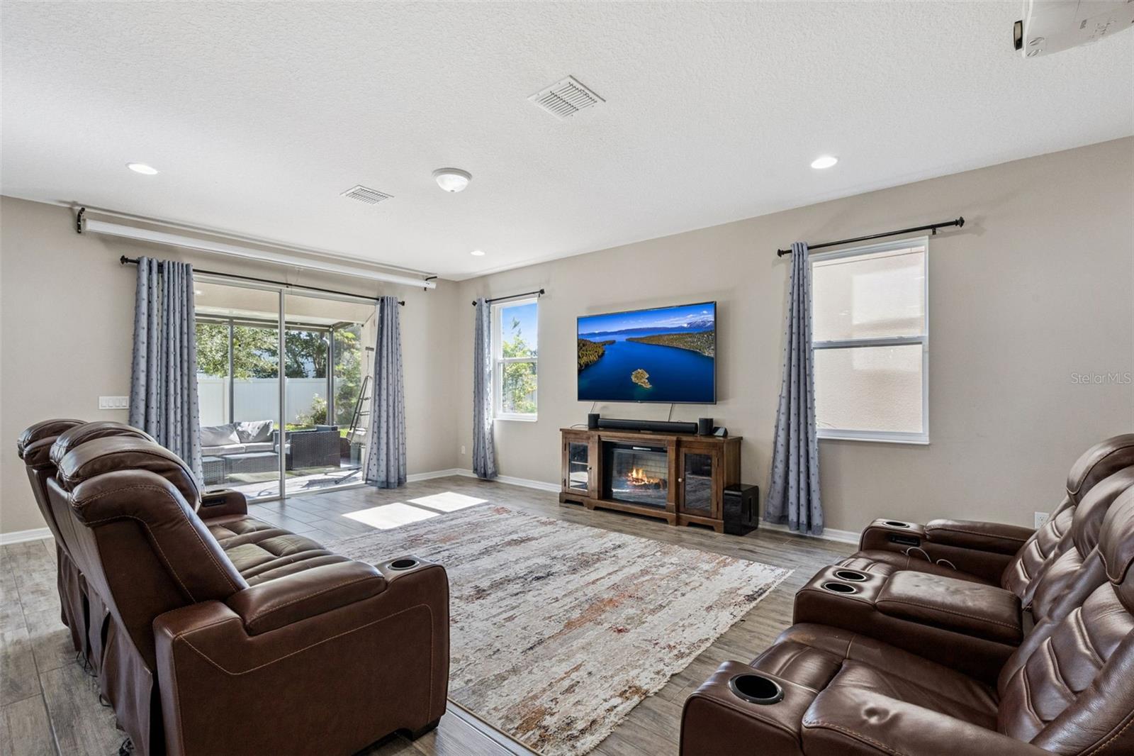 Image 7 of 58 For 1457 Paget Cove