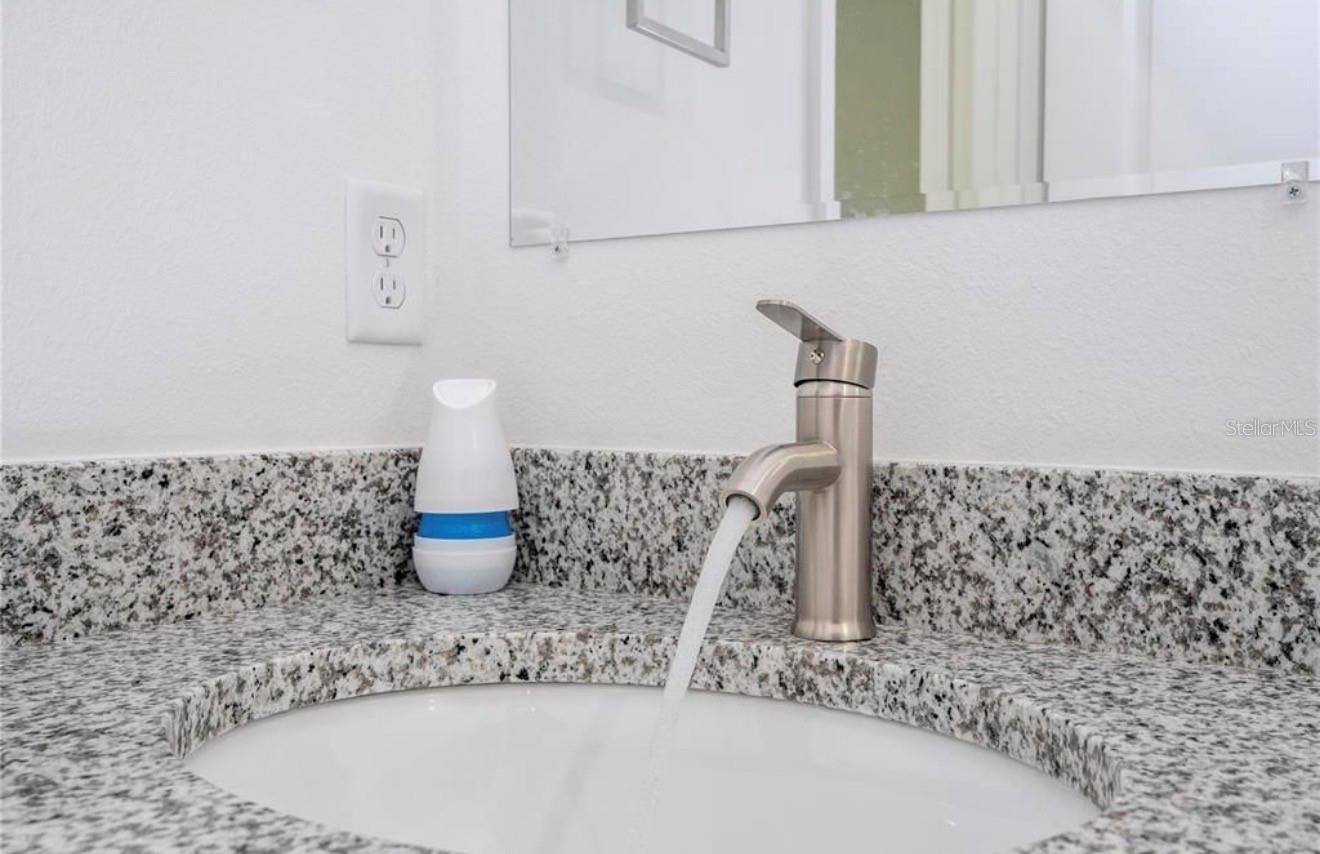 Listing photo id 20 for 3812 Eunice Drive