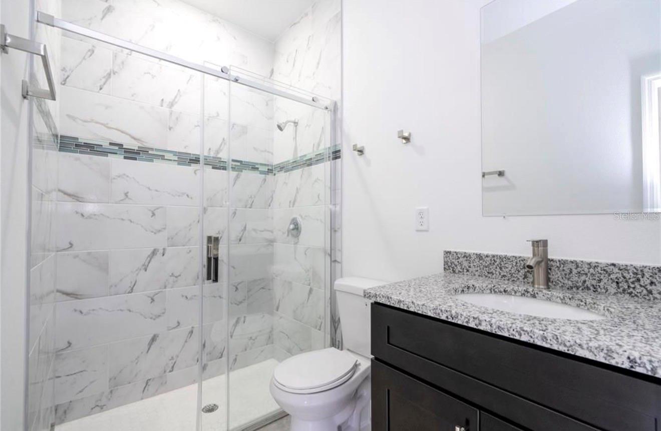 Listing photo id 25 for 3812 Eunice Drive