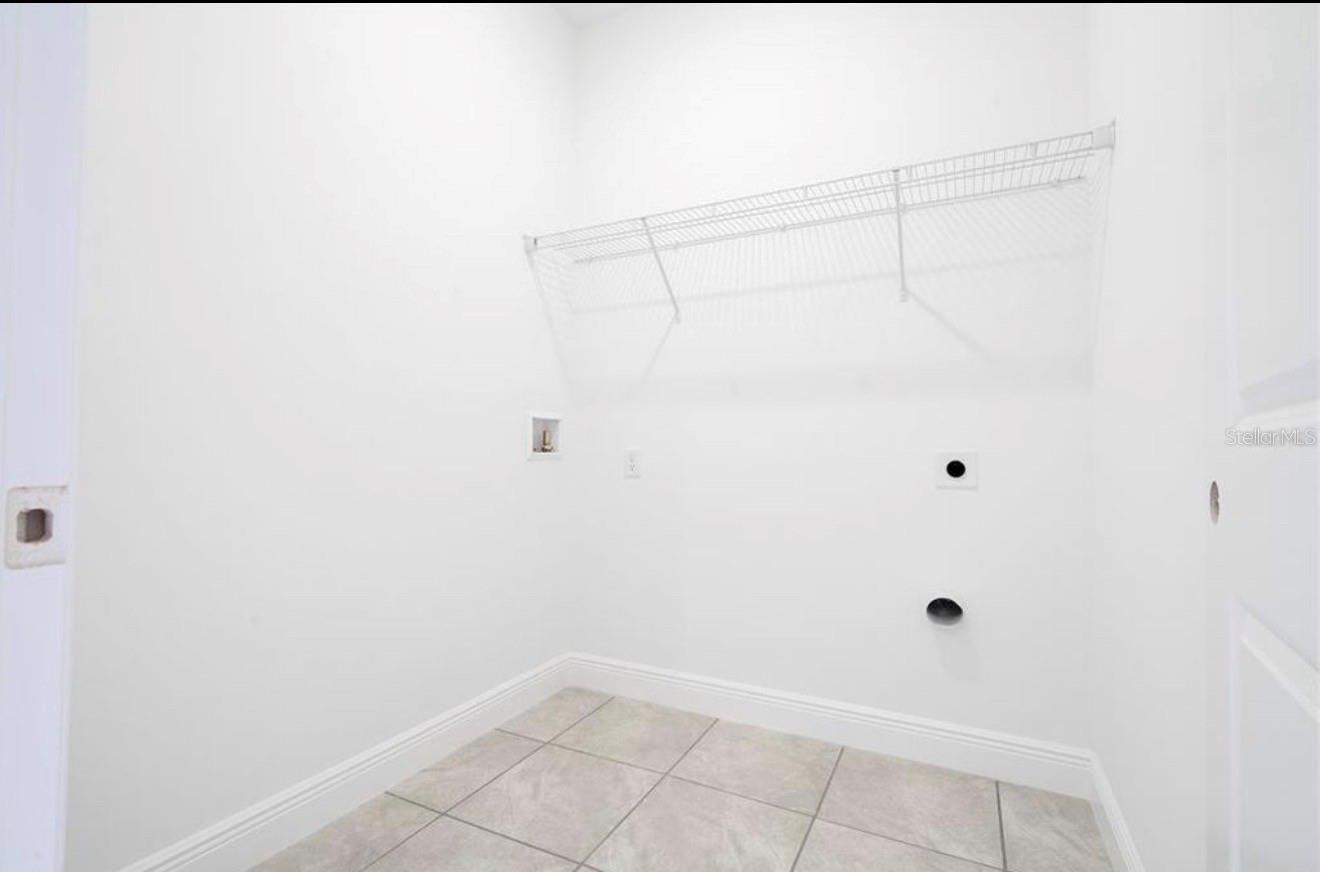 Listing photo id 30 for 3812 Eunice Drive