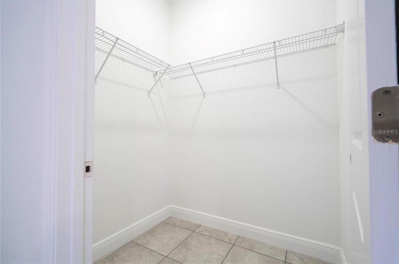 Listing photo id 31 for 3812 Eunice Drive