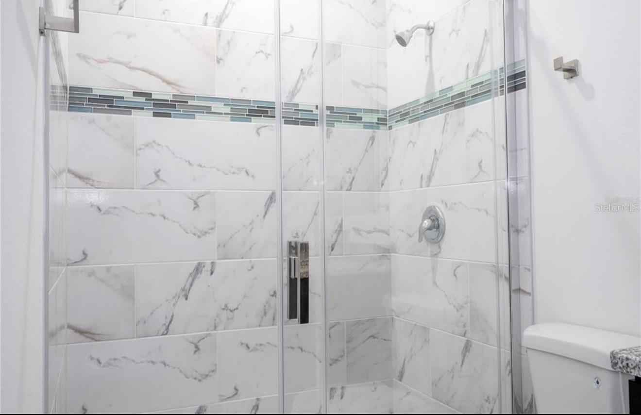 Listing photo id 35 for 3812 Eunice Drive