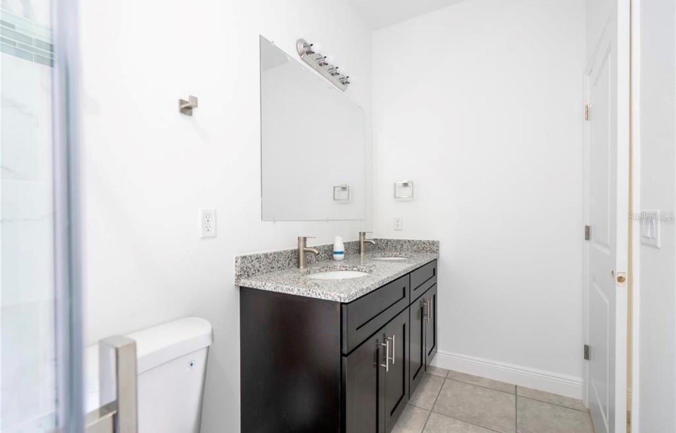 Listing photo id 36 for 3812 Eunice Drive