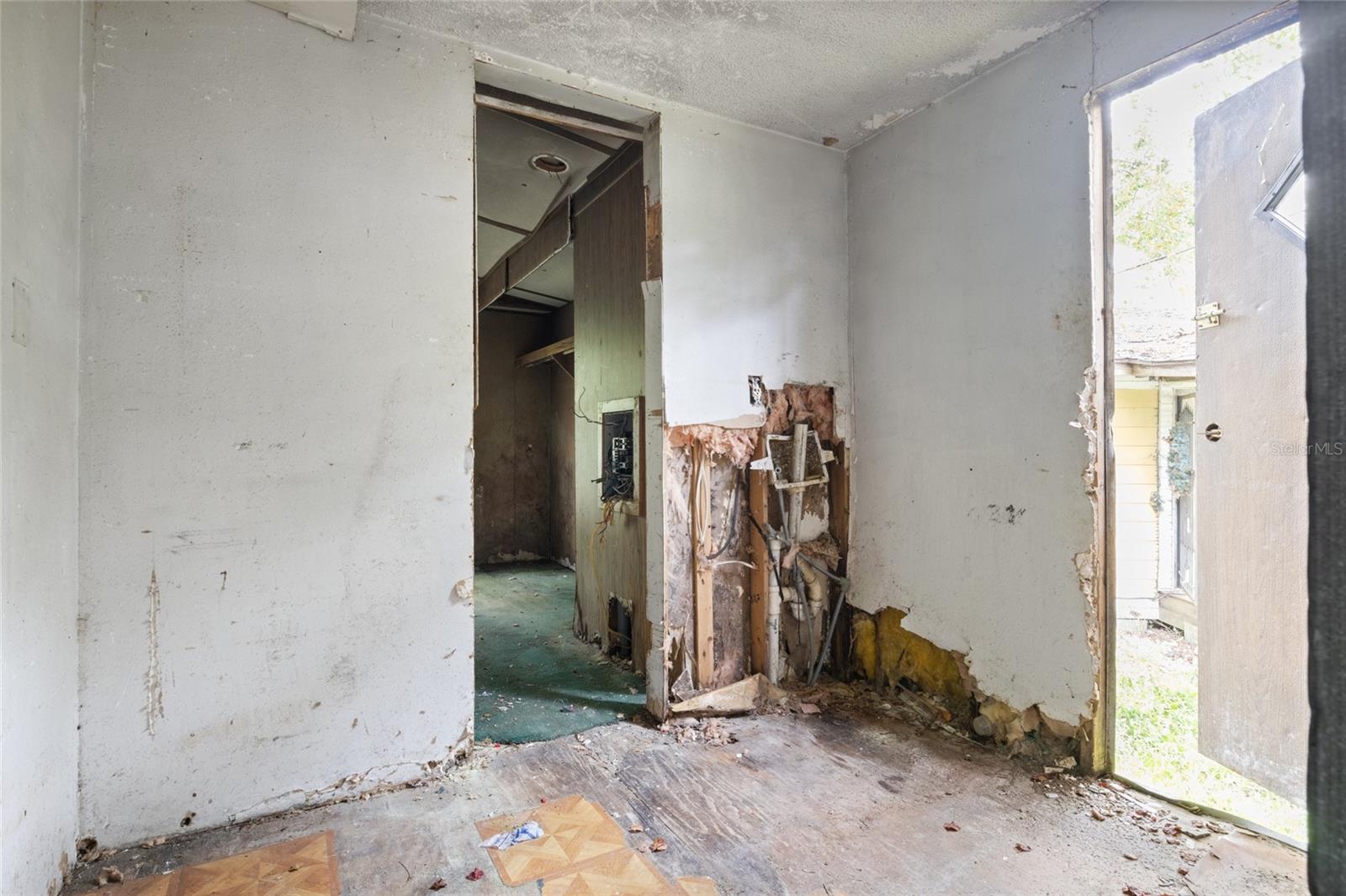 Image 24 of 54 For 465 Hazzard Lane