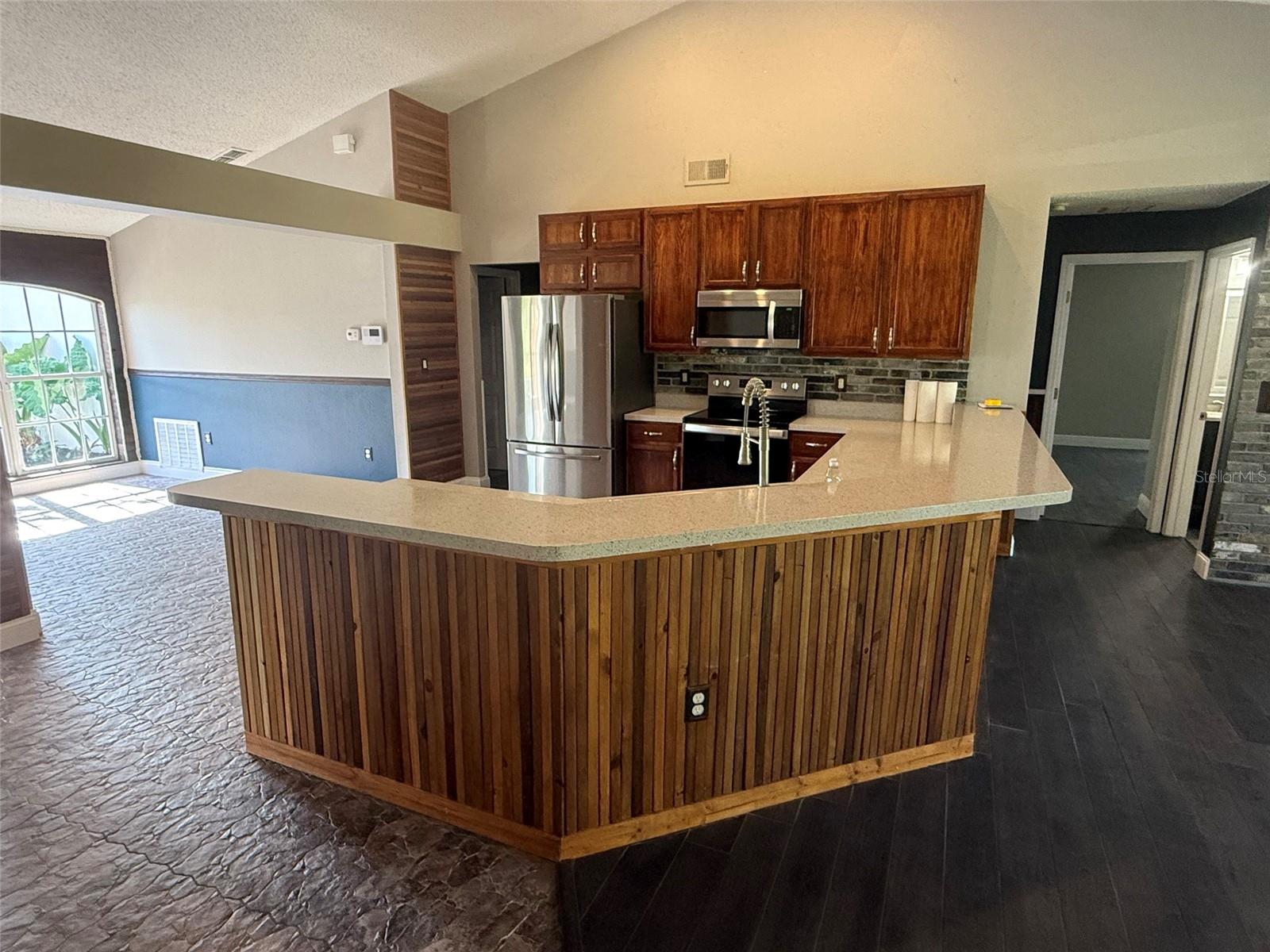 Image 19 of 47 For 19509 Sheldon Street