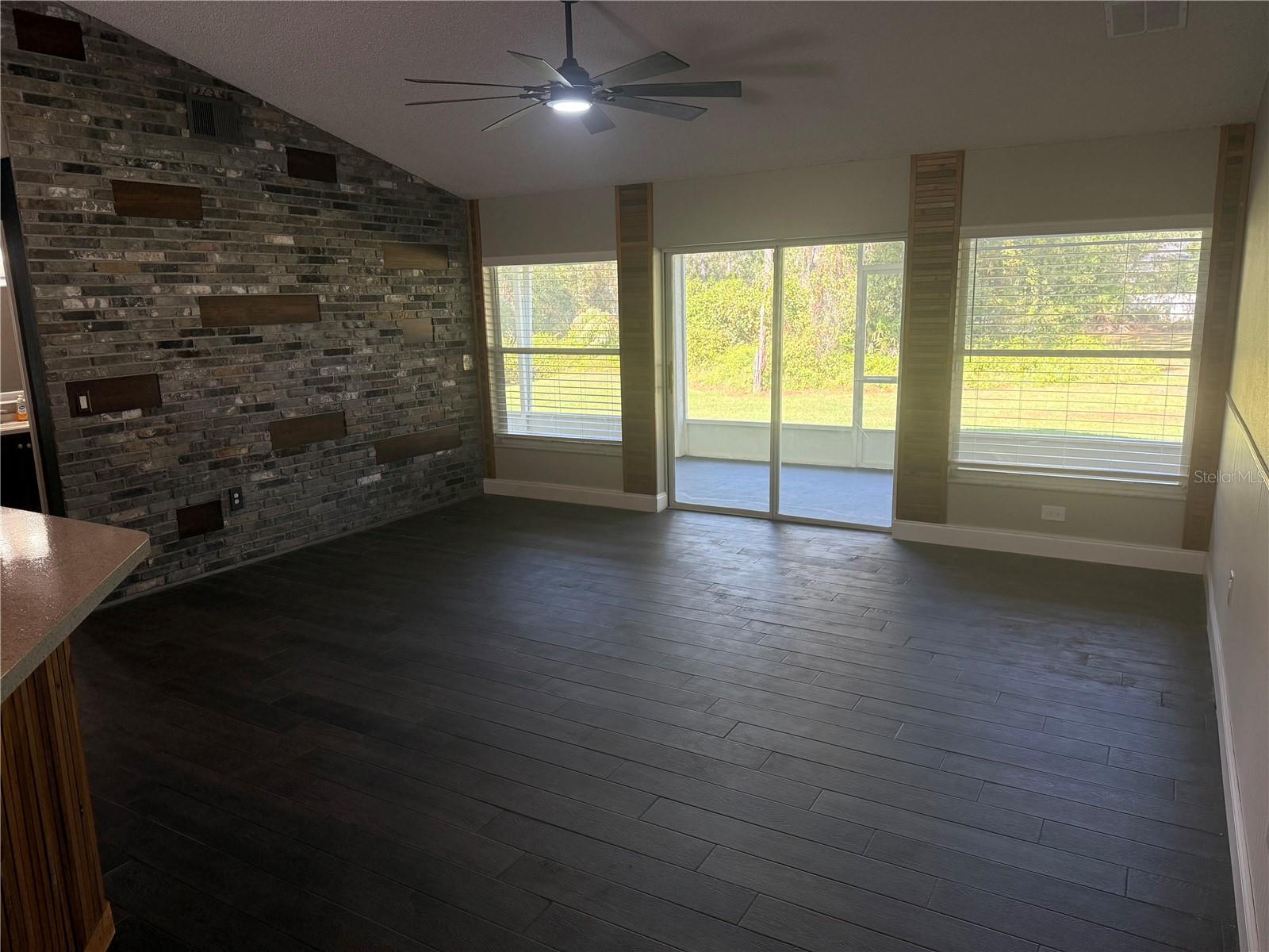 Image 21 of 47 For 19509 Sheldon Street