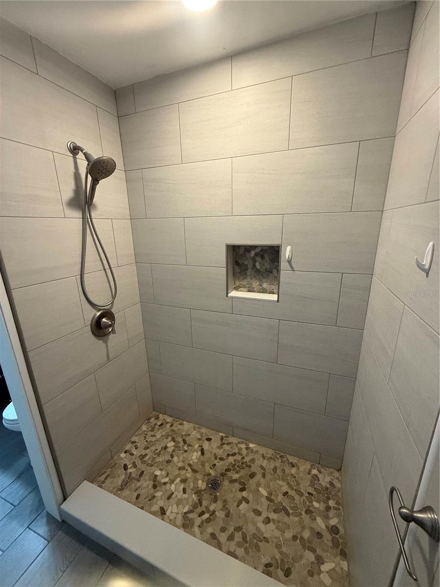 Image 24 of 47 For 19509 Sheldon Street