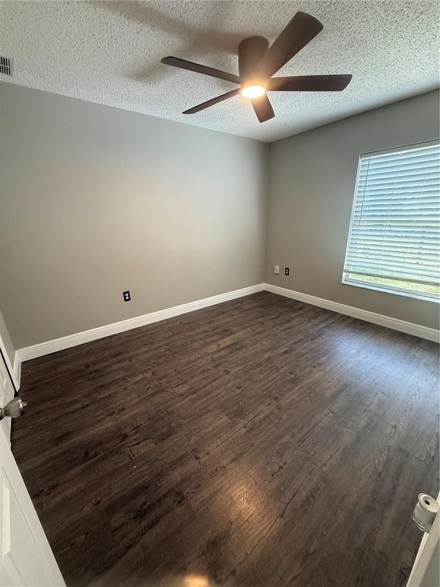 Image 29 of 47 For 19509 Sheldon Street