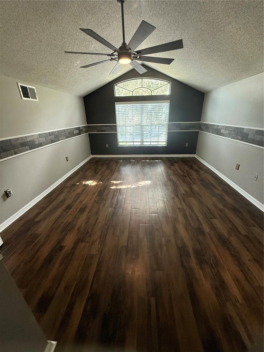 Image 33 of 47 For 19509 Sheldon Street