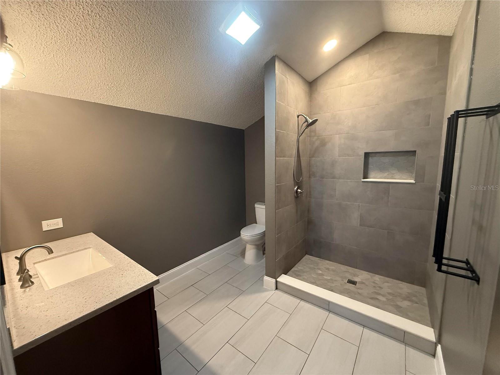 Image 36 of 47 For 19509 Sheldon Street