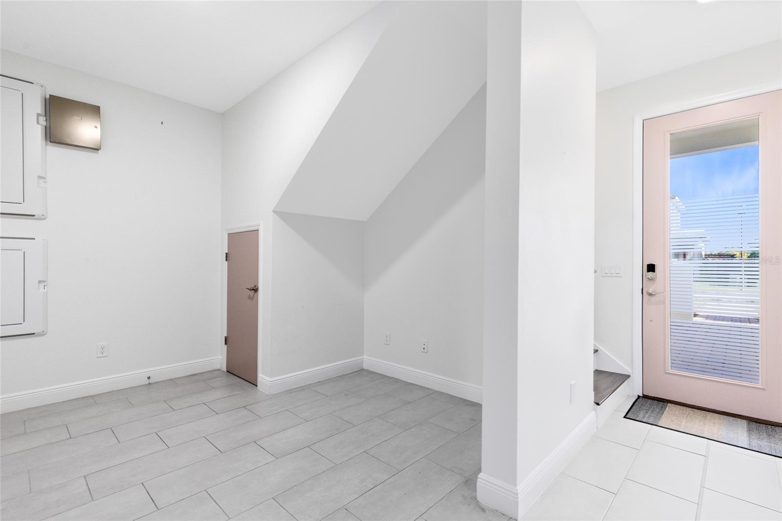 Image 14 of 34 For 13444 Stoddart Avenue