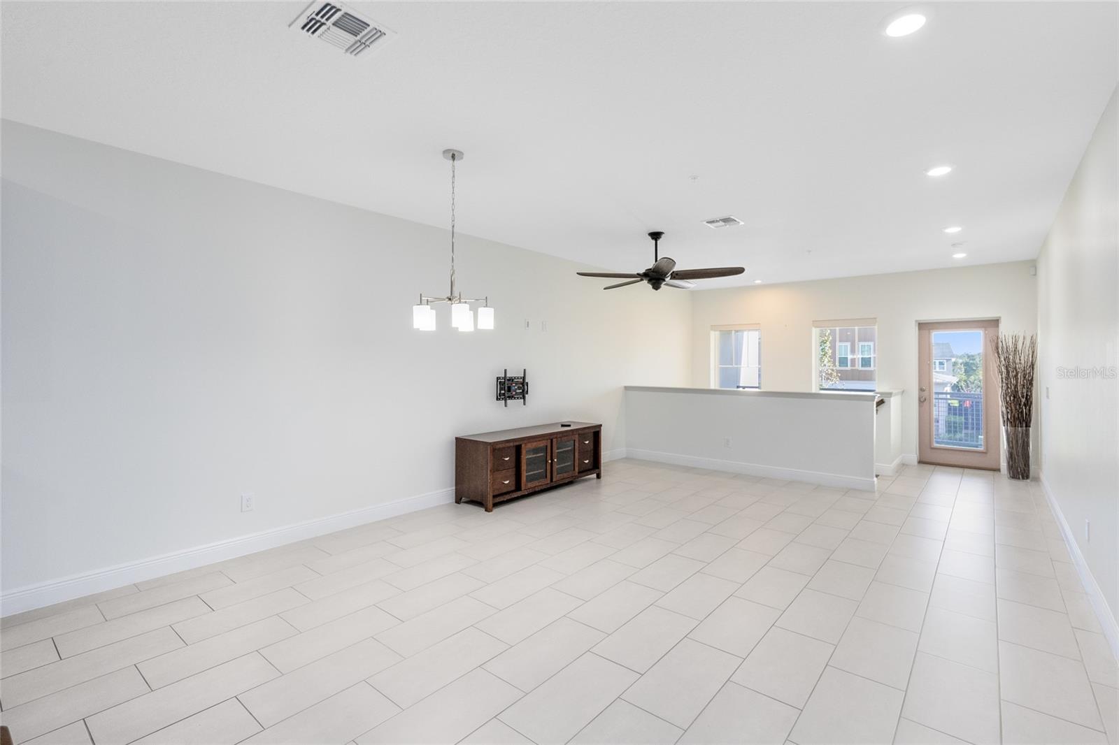 Image 7 of 34 For 13444 Stoddart Avenue