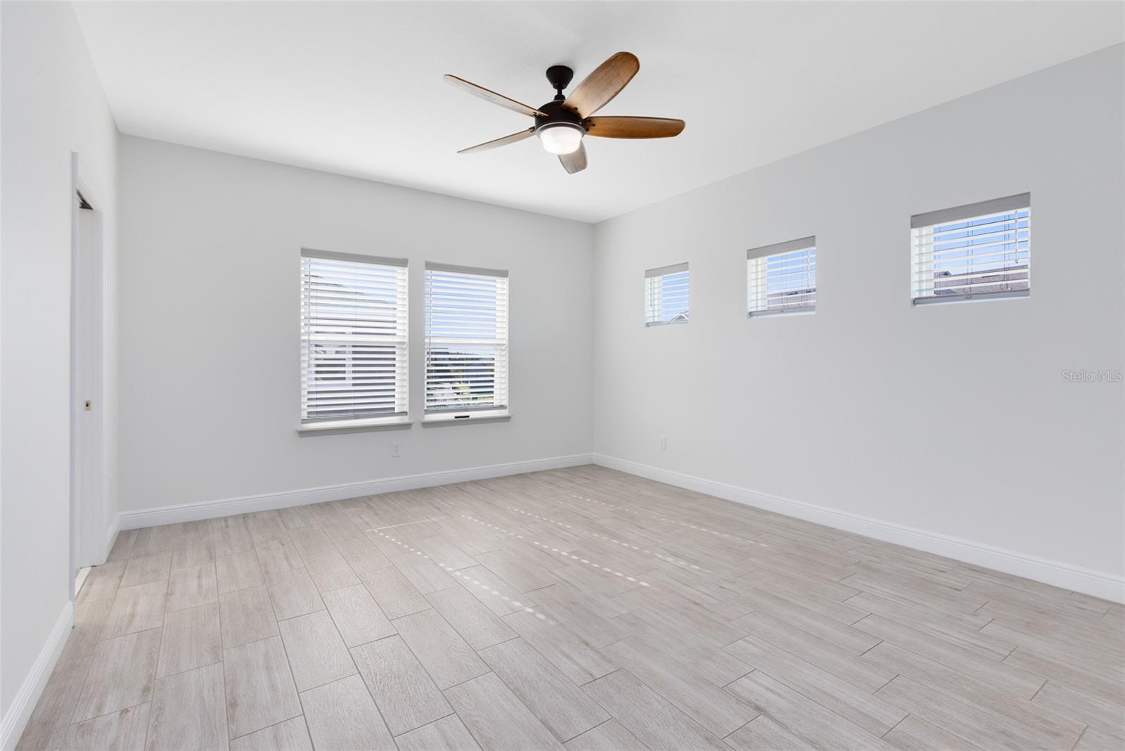 Image 8 of 34 For 13444 Stoddart Avenue