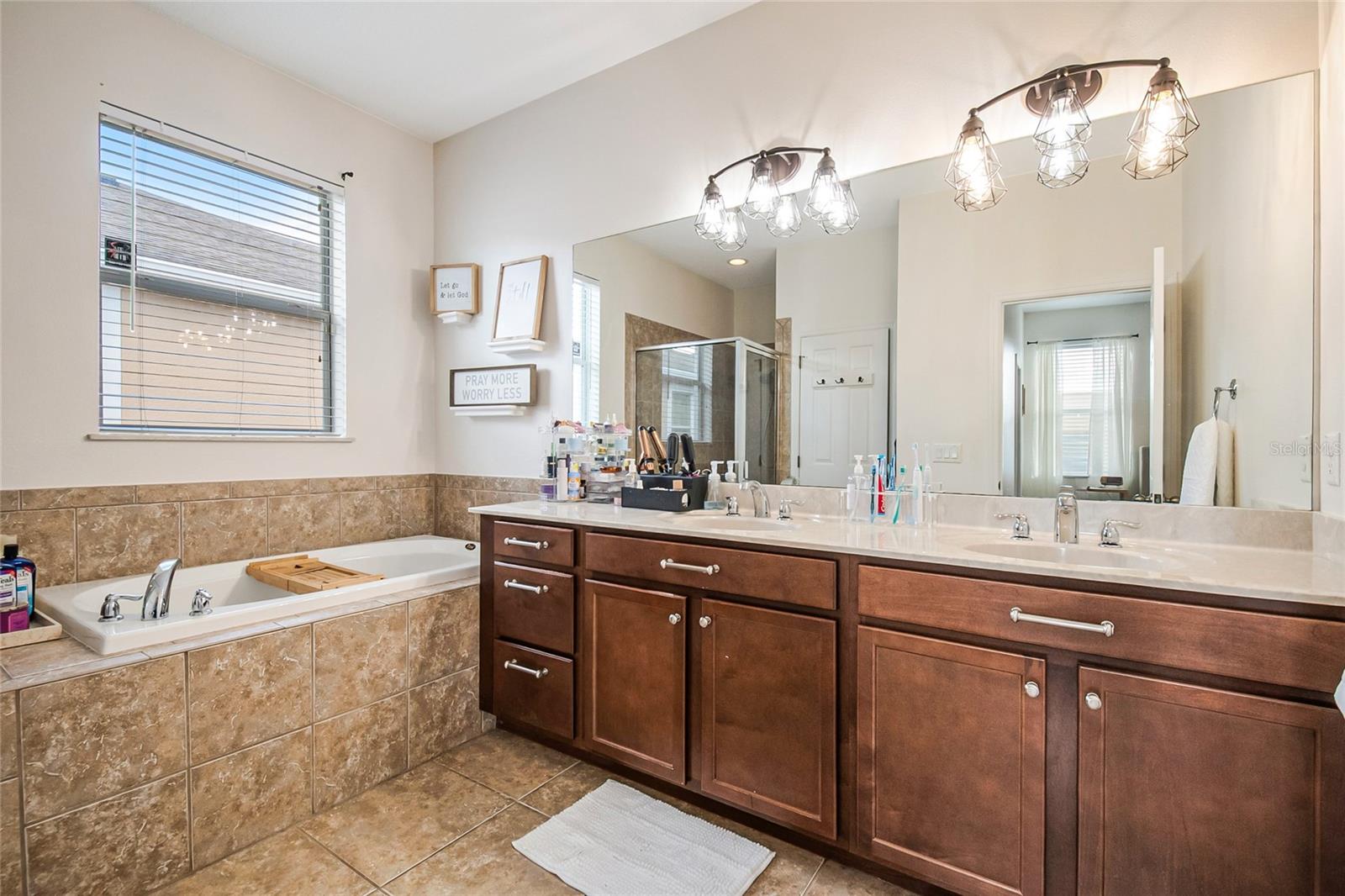 Image 29 of 44 For 3650 Creswick Circle