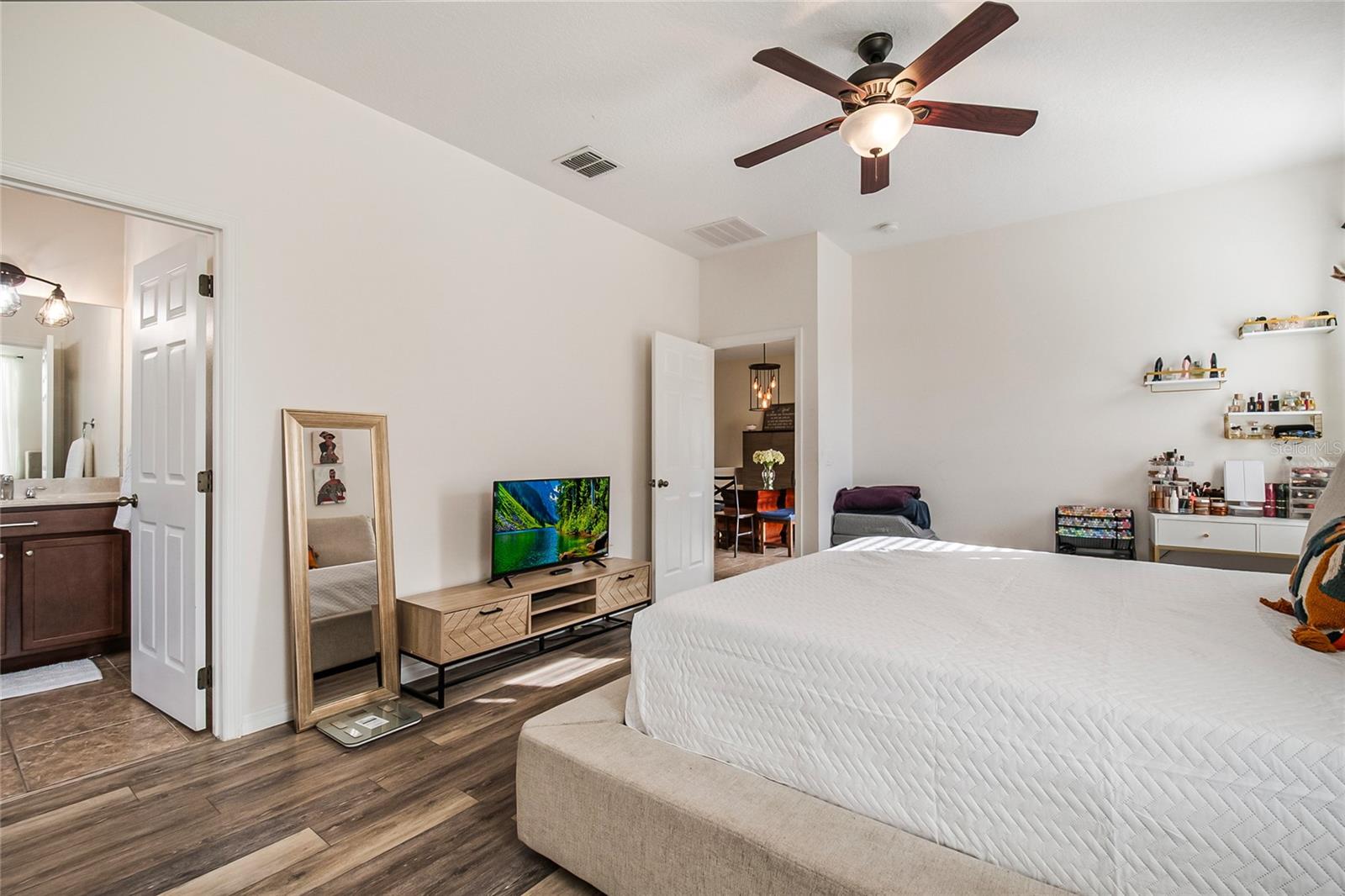 Image 31 of 44 For 3650 Creswick Circle