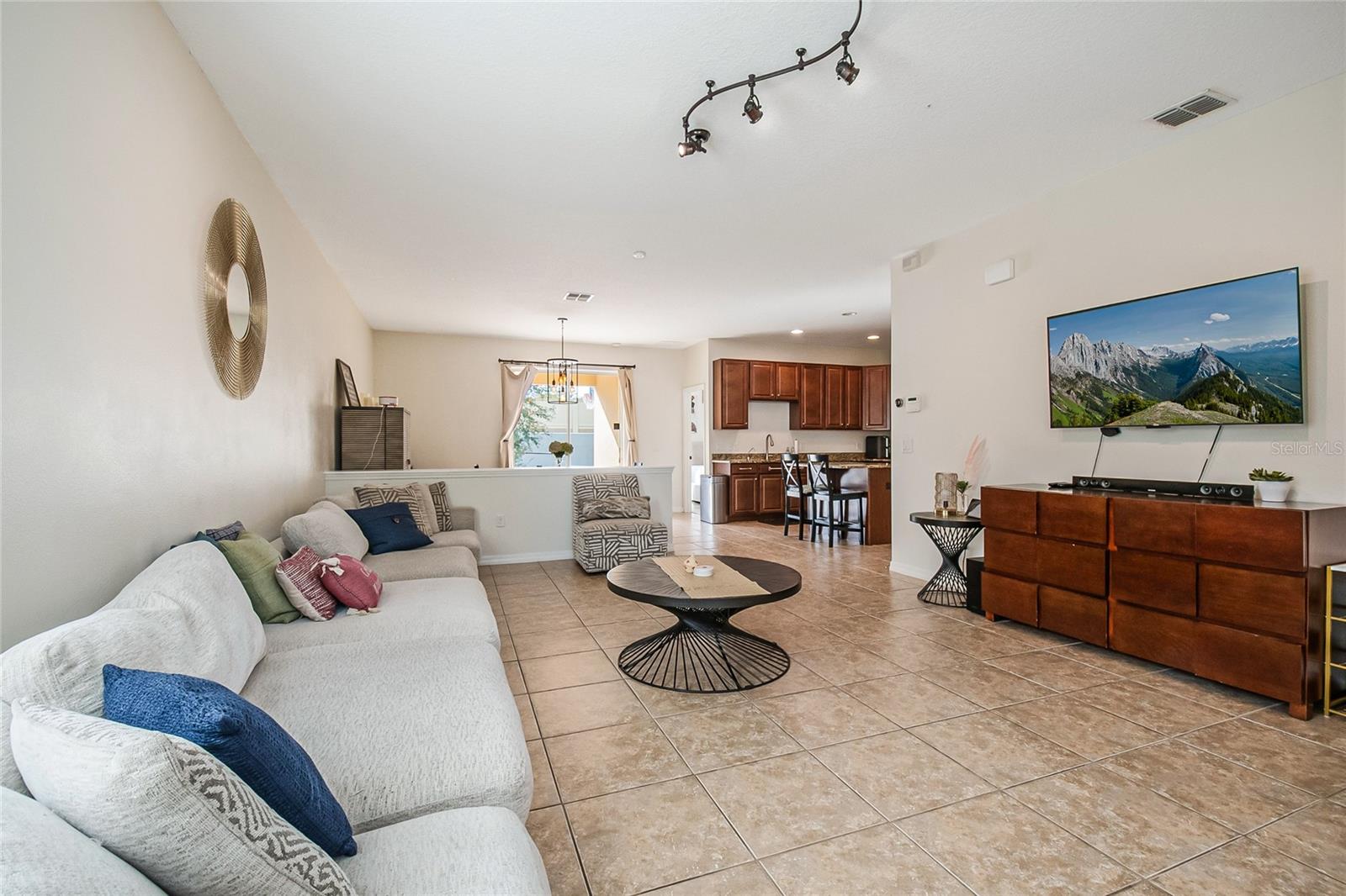 Image 6 of 44 For 3650 Creswick Circle