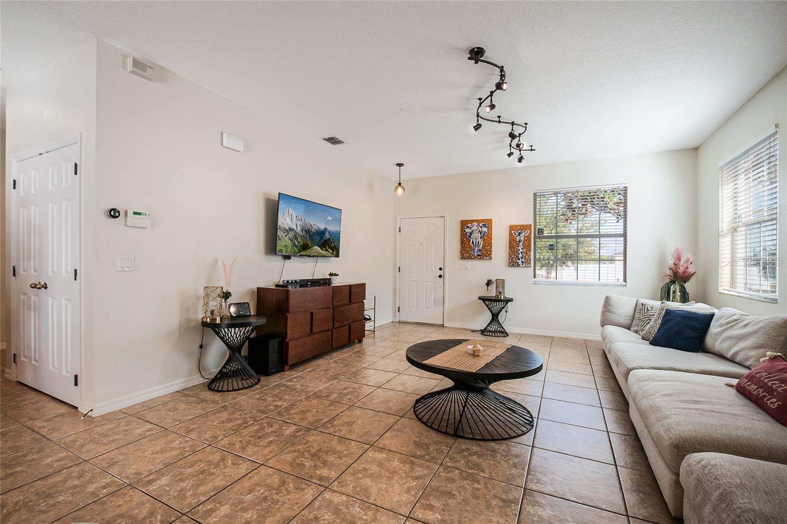 Image 9 of 44 For 3650 Creswick Circle