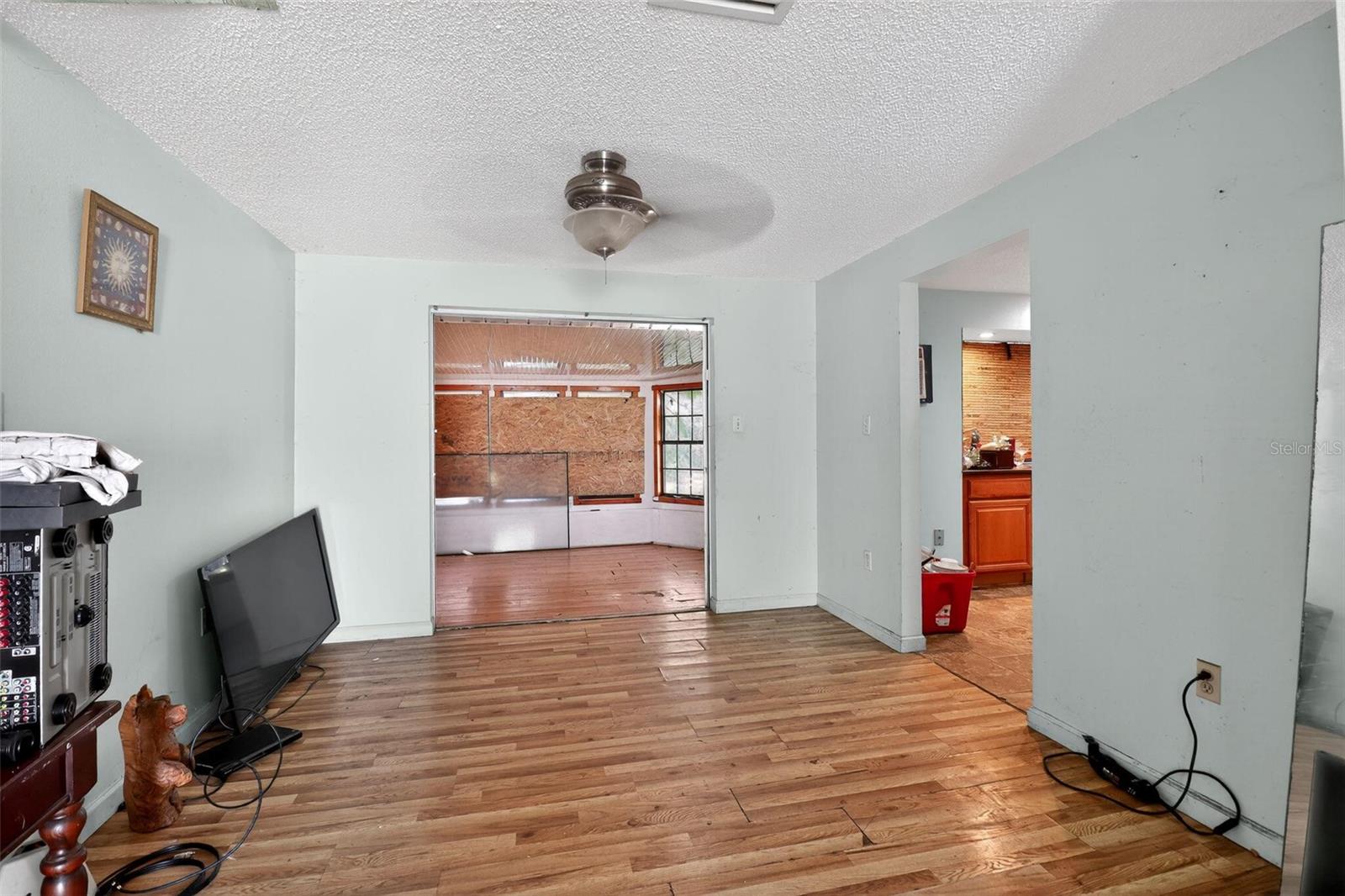 Image 10 of 21 For 1467 Sheehan Boulevard