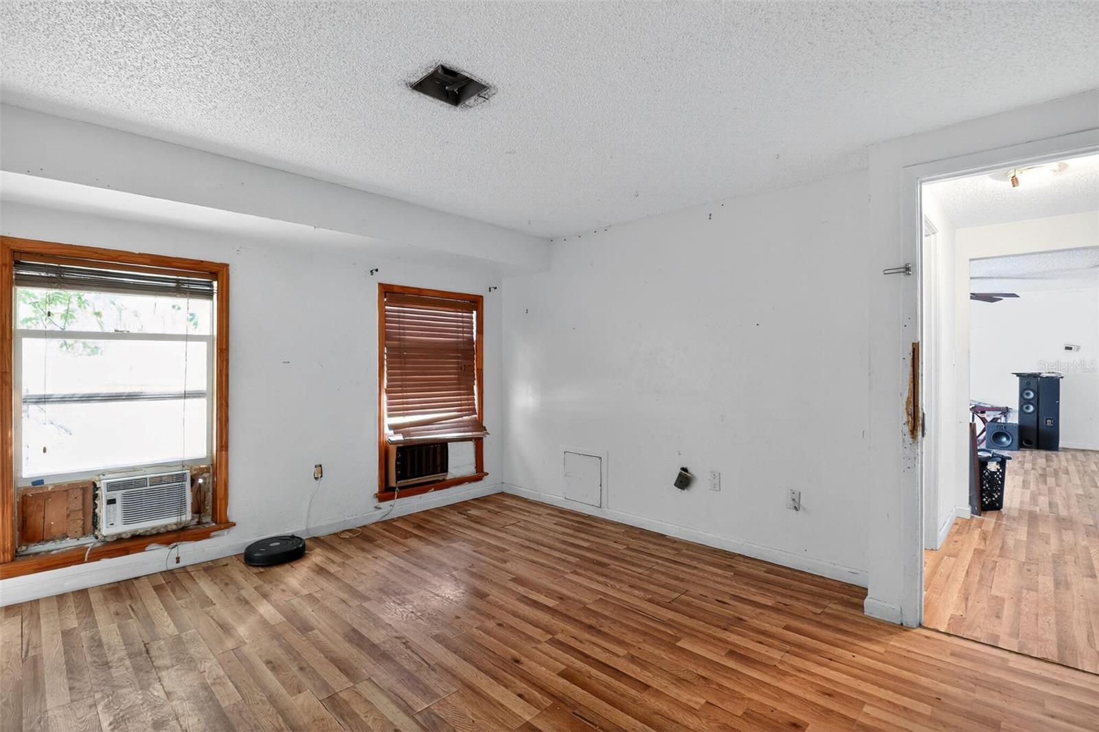 Image 11 of 21 For 1467 Sheehan Boulevard