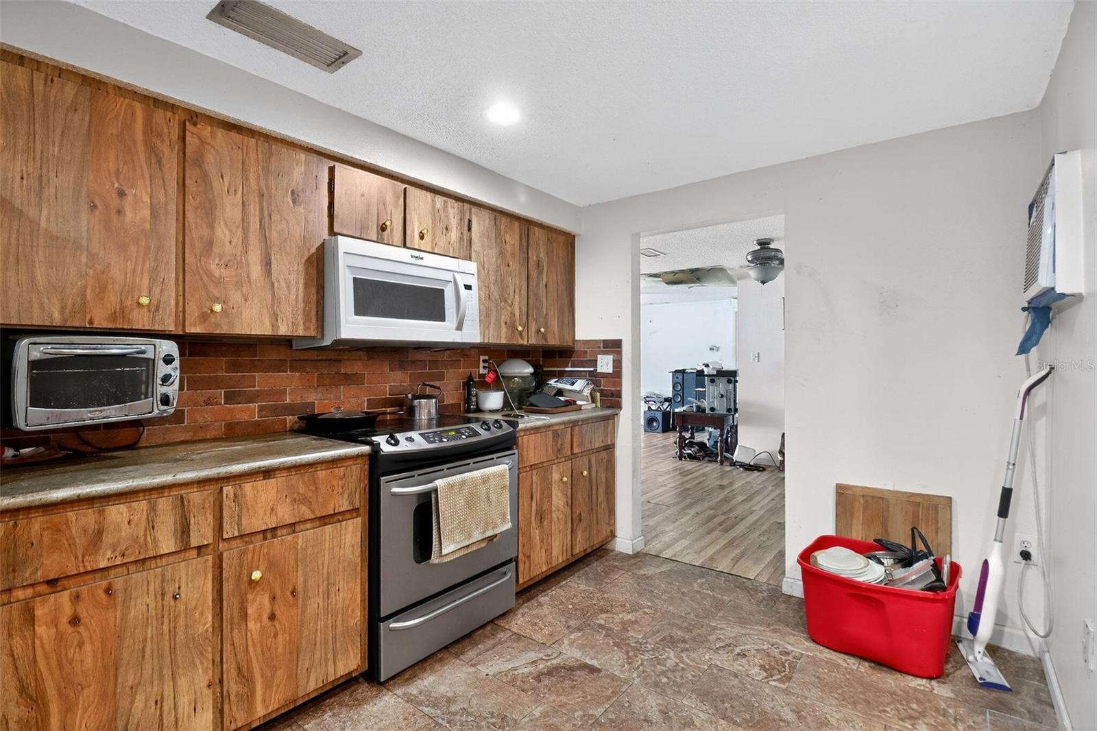 Image 13 of 21 For 1467 Sheehan Boulevard