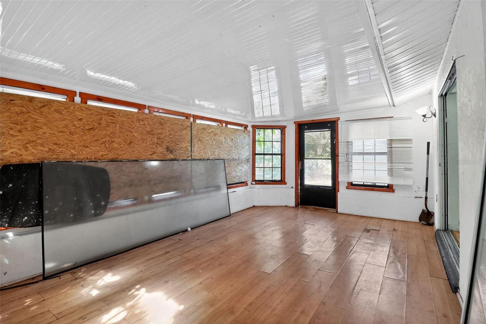 Image 20 of 21 For 1467 Sheehan Boulevard