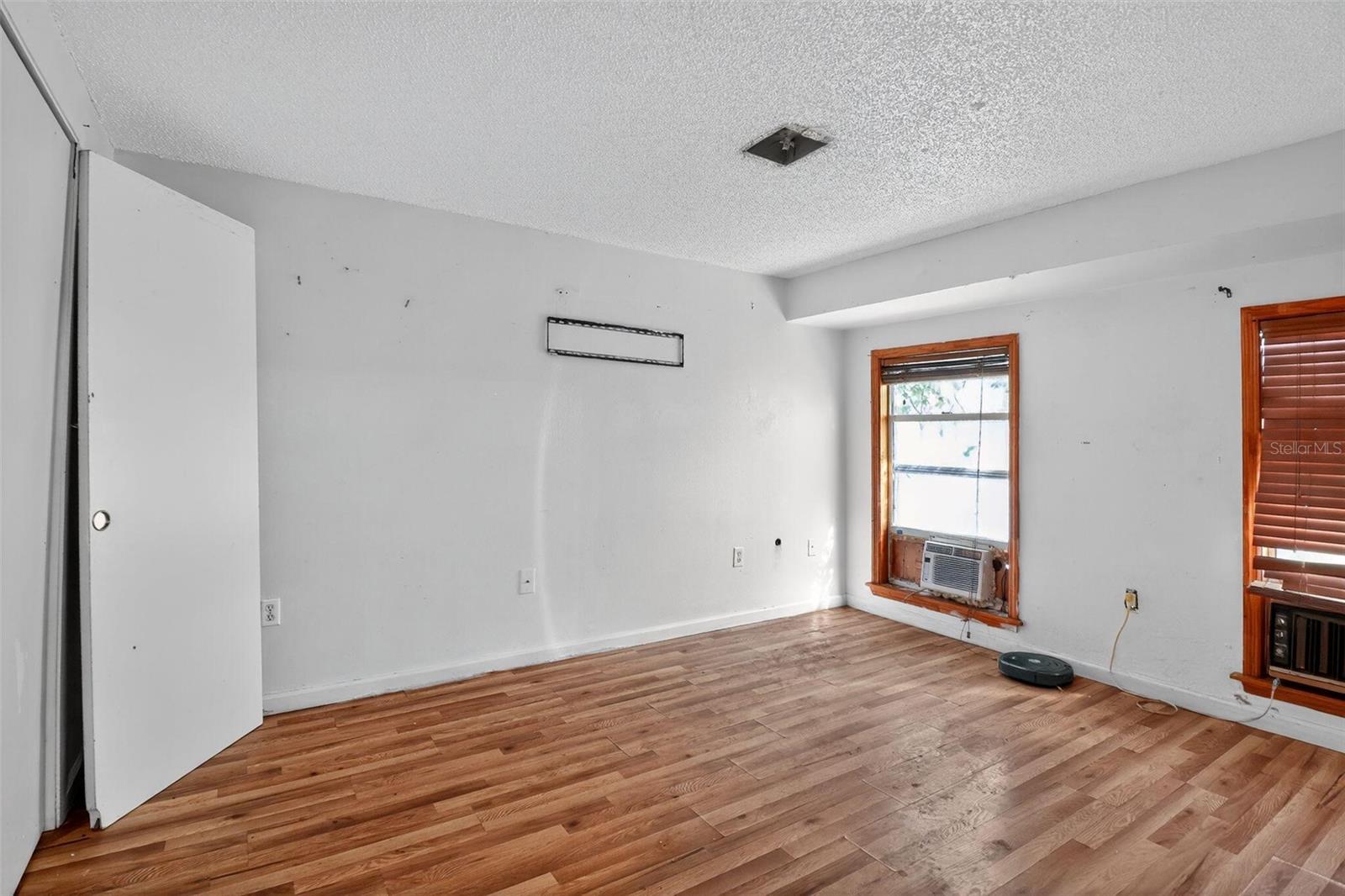 Image 6 of 21 For 1467 Sheehan Boulevard