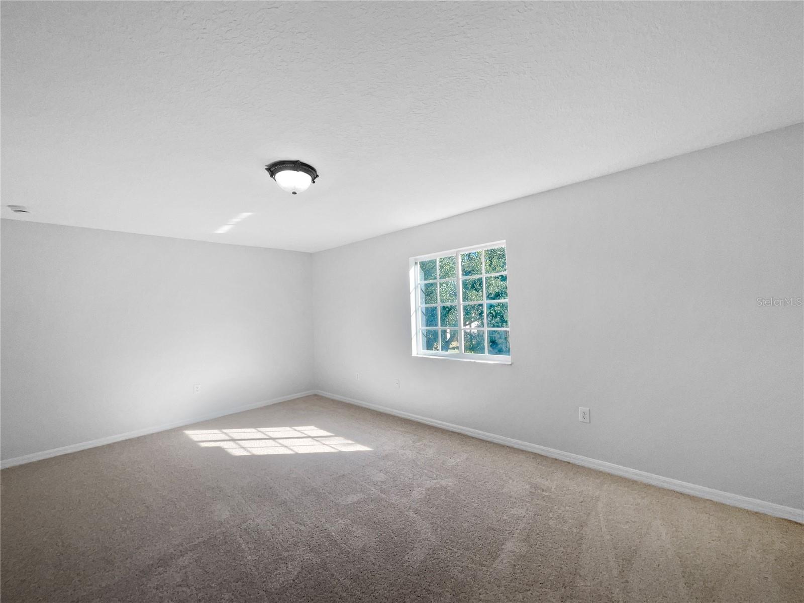 Image 17 of 33 For 2613 Queen Alberta Drive