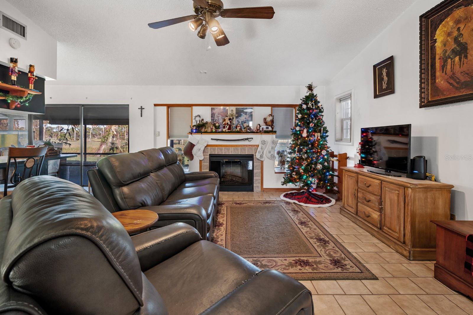 Image 11 of 43 For 715 Fairway Drive