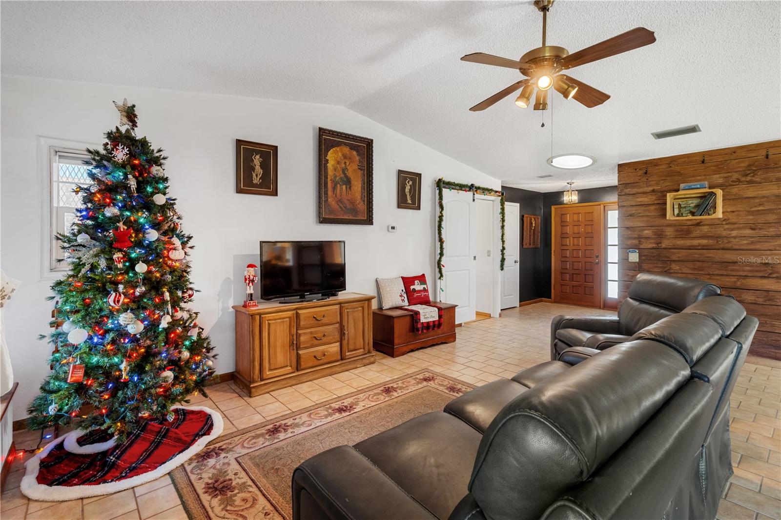 Image 12 of 43 For 715 Fairway Drive