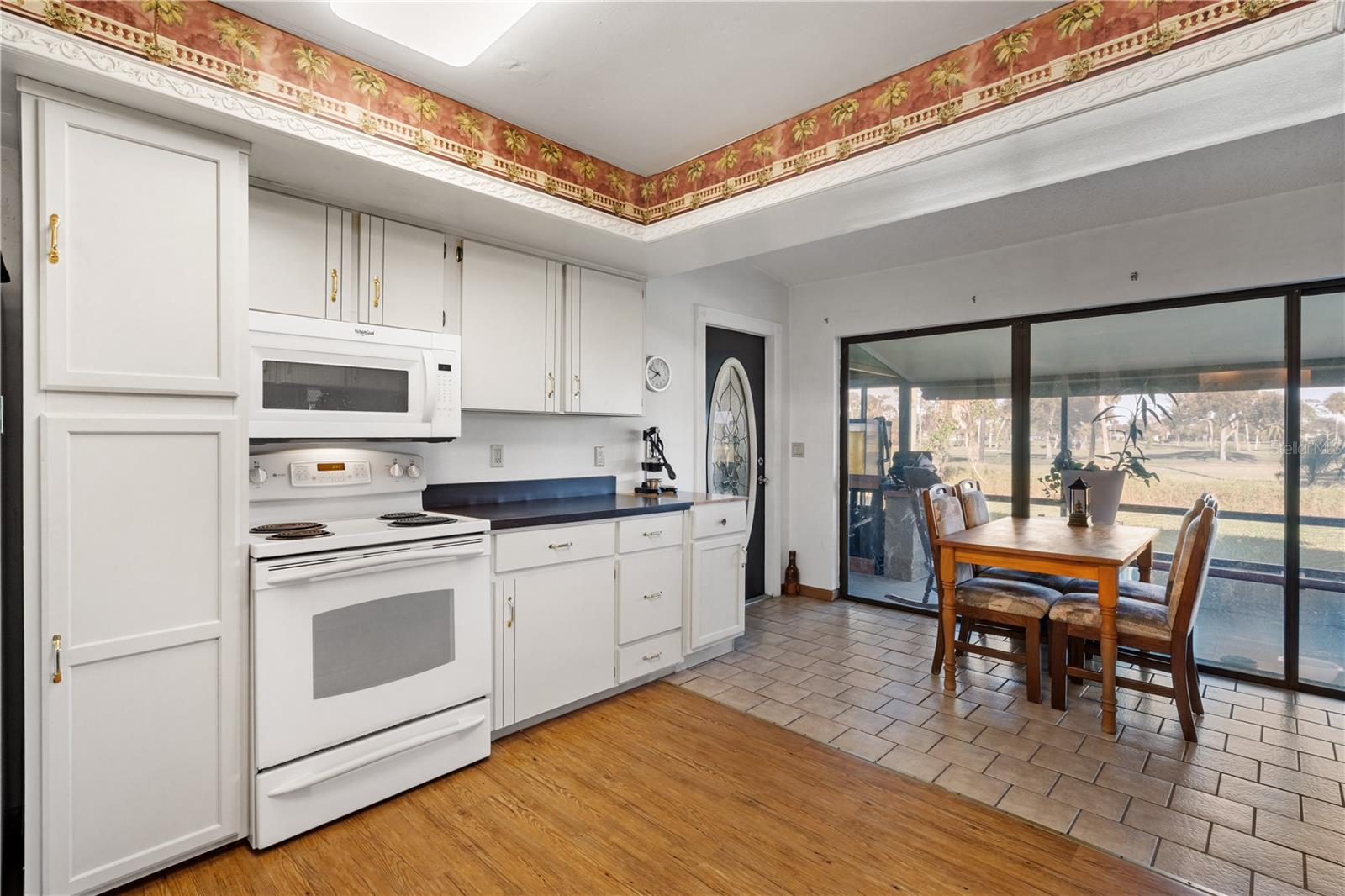 Image 17 of 43 For 715 Fairway Drive