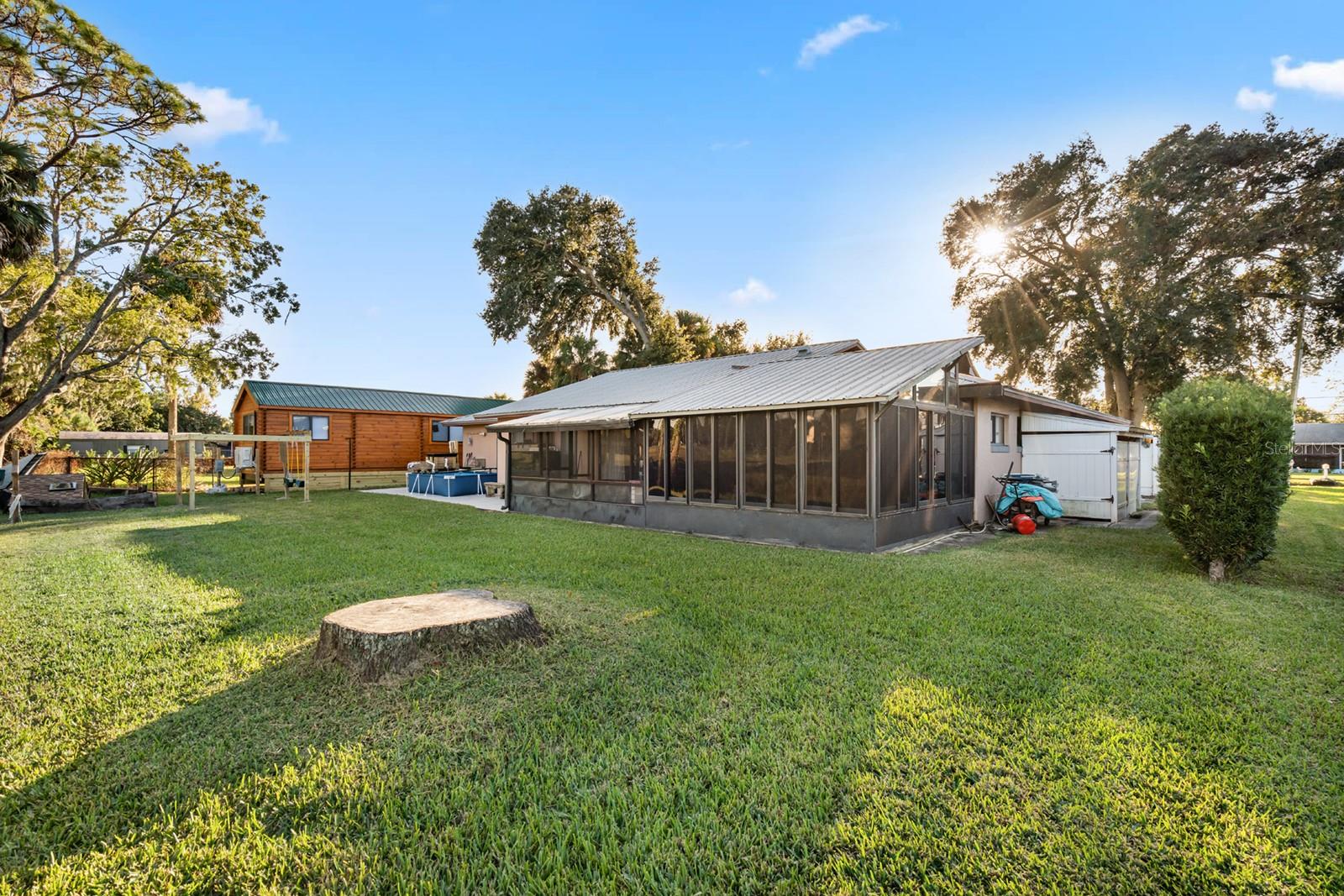 Image 21 of 43 For 715 Fairway Drive