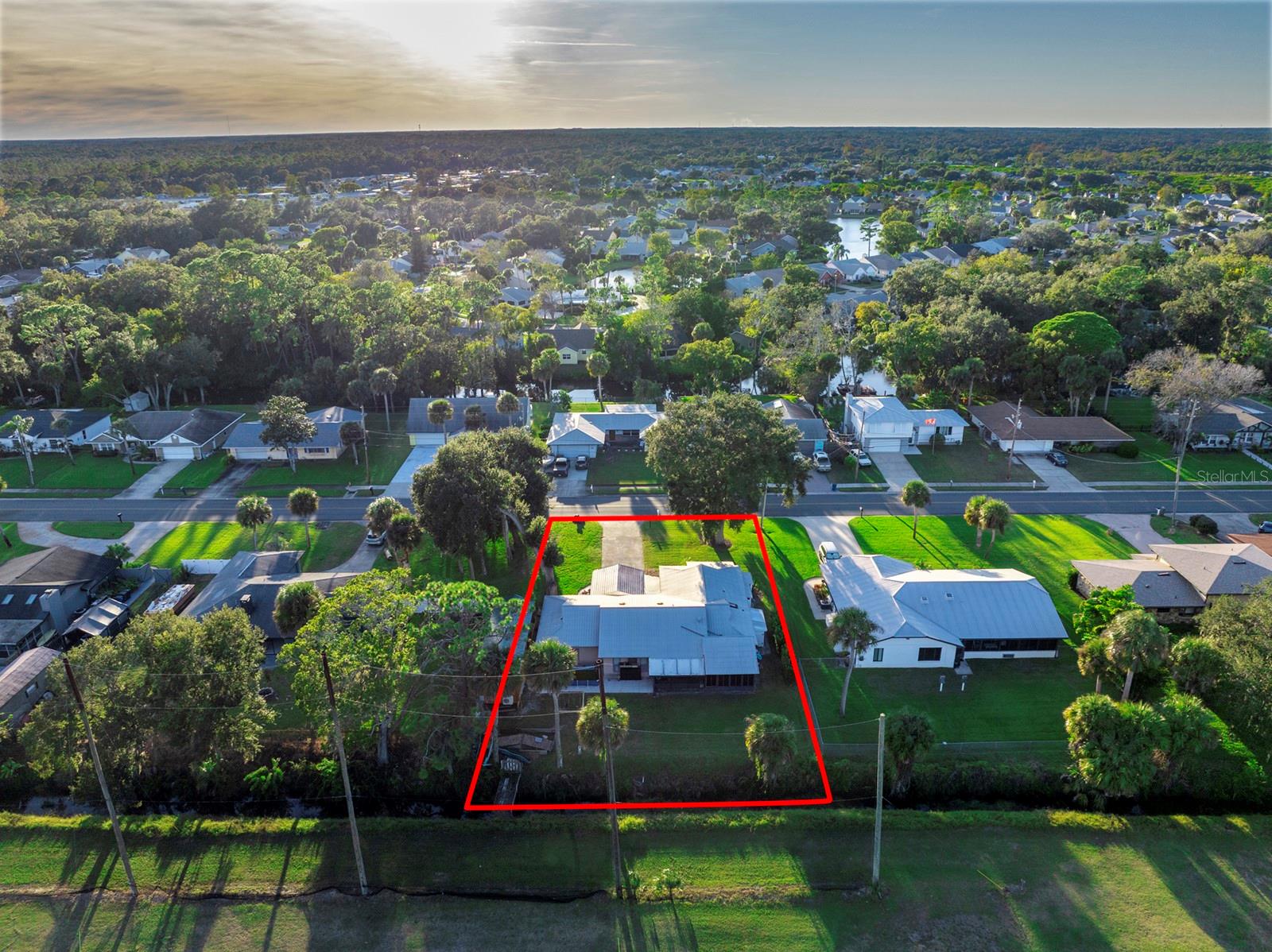 Image 25 of 43 For 715 Fairway Drive