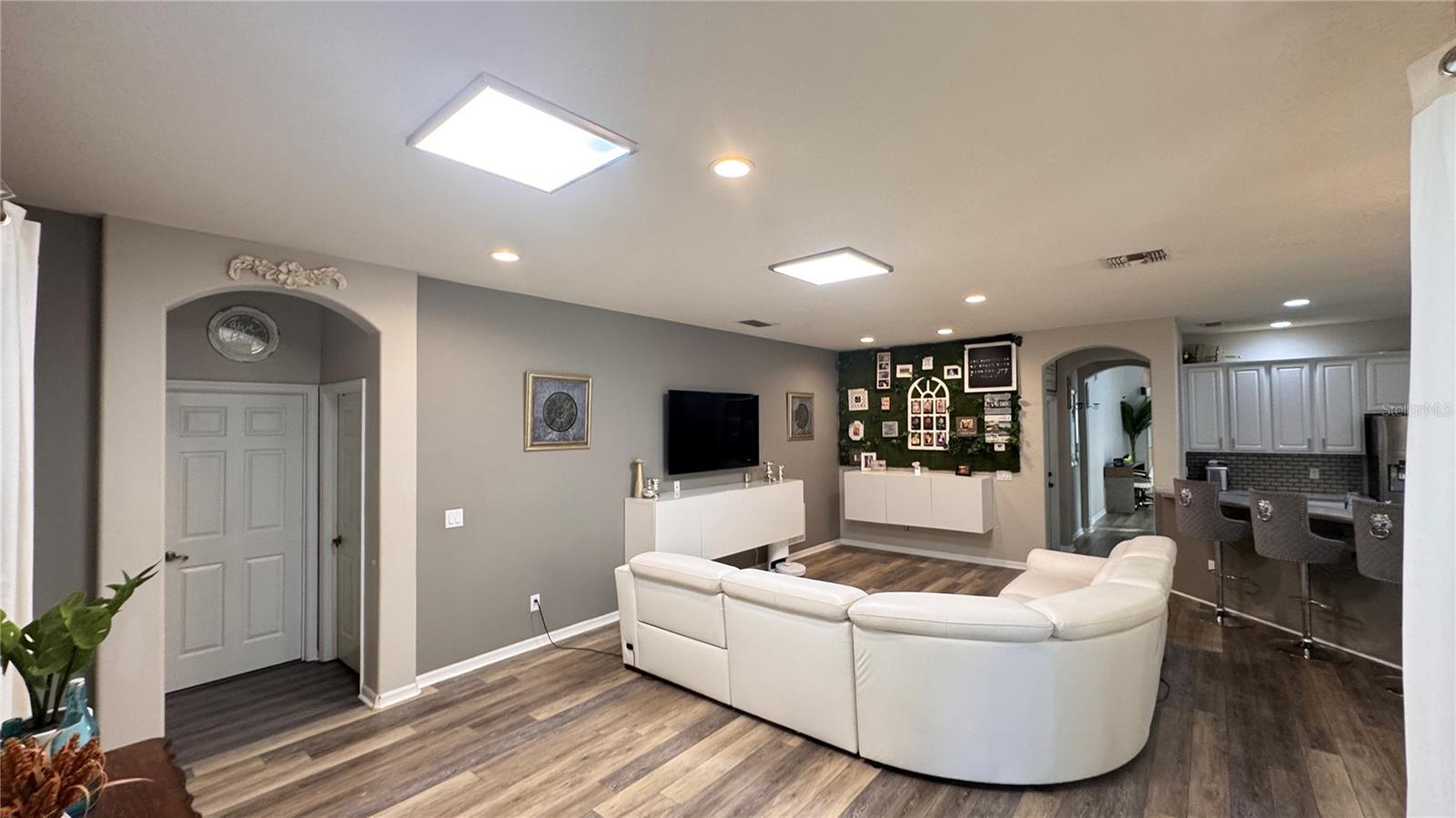 Image 25 of 56 For 4415 Blue Major Drive