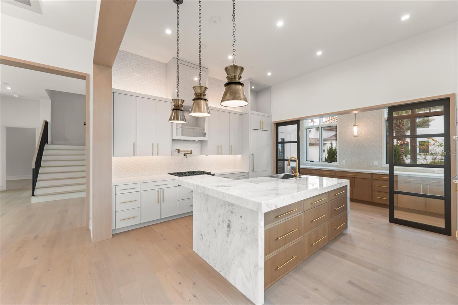 Image 14 of 47 For 4133 Grande Brick Loop 14