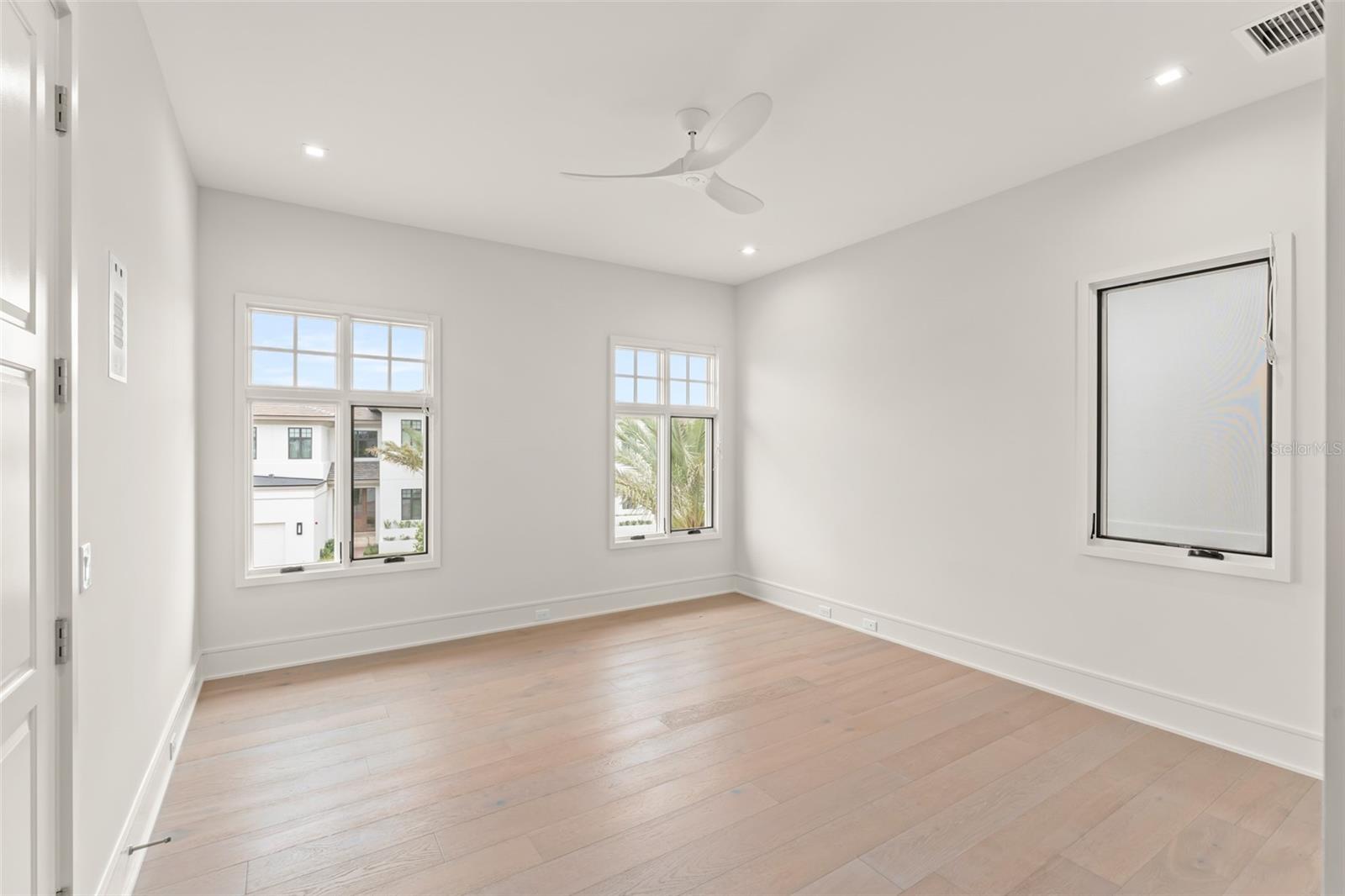 Image 40 of 47 For 4133 Grande Brick Loop 14