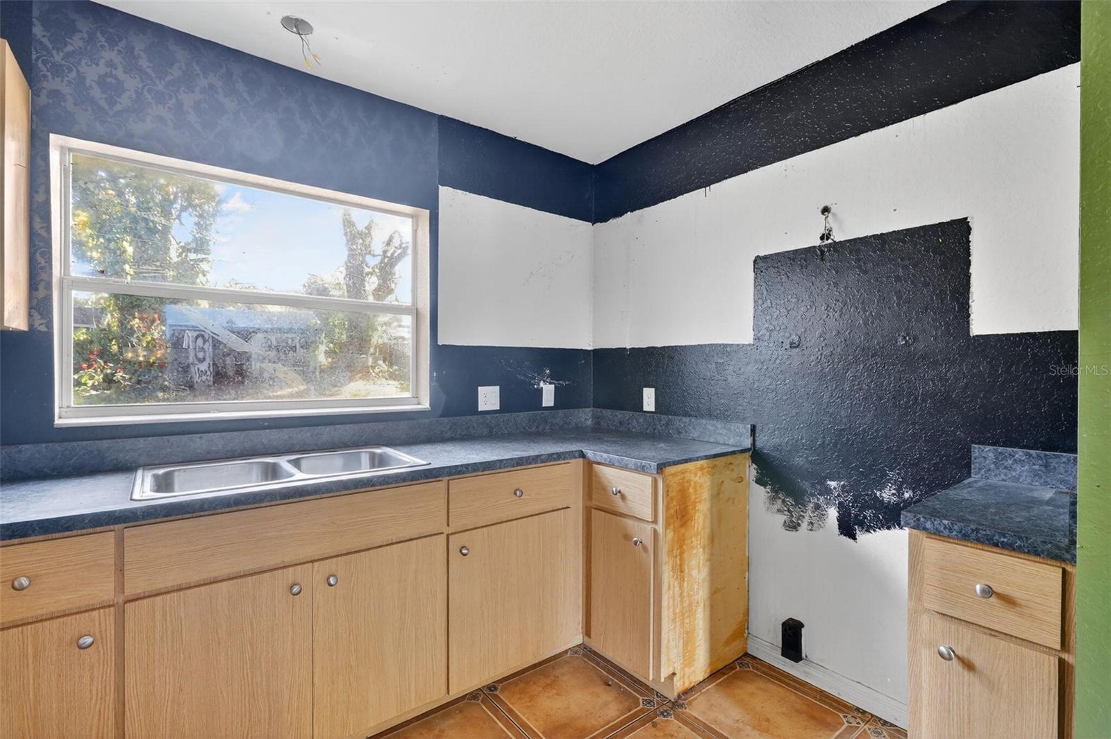 Image 17 of 24 For 1634 Warren Avenue