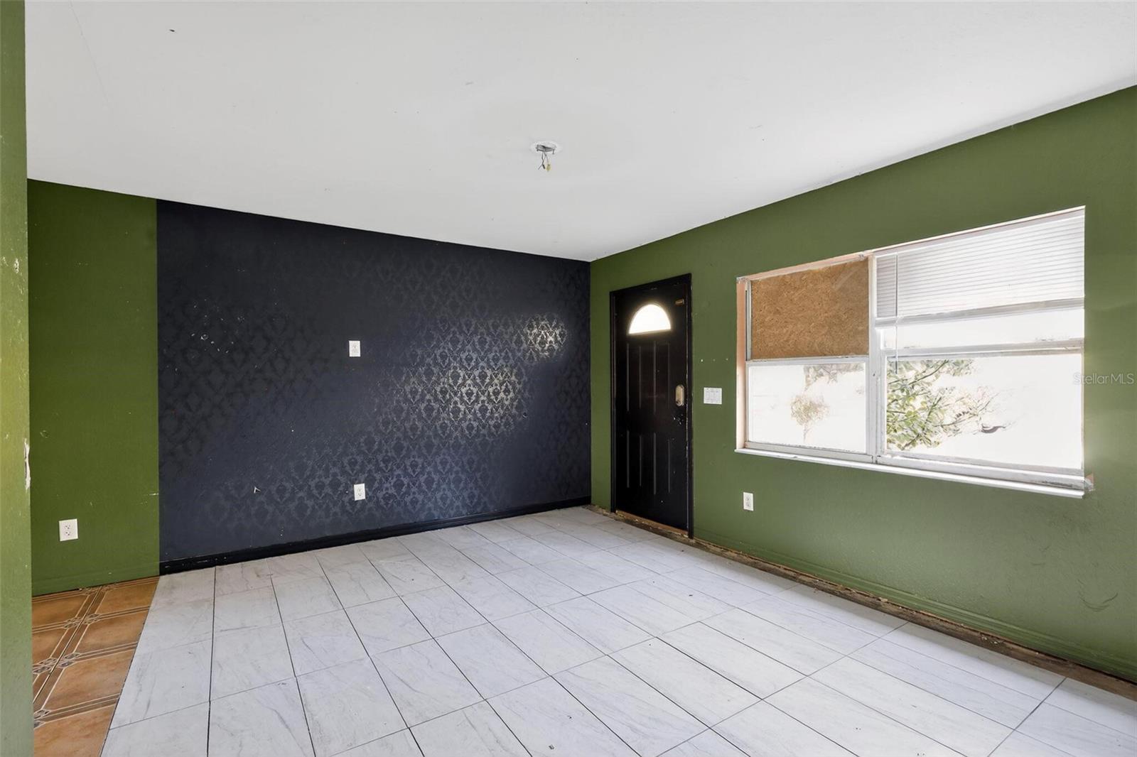 Image 8 of 24 For 1634 Warren Avenue