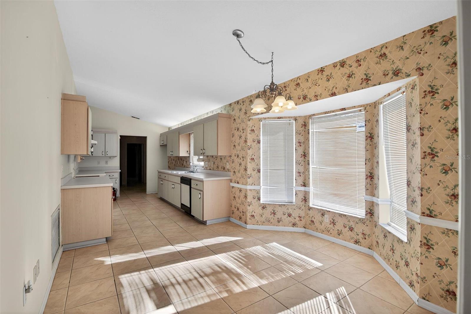 Image 14 of 27 For 13761 115th Circle