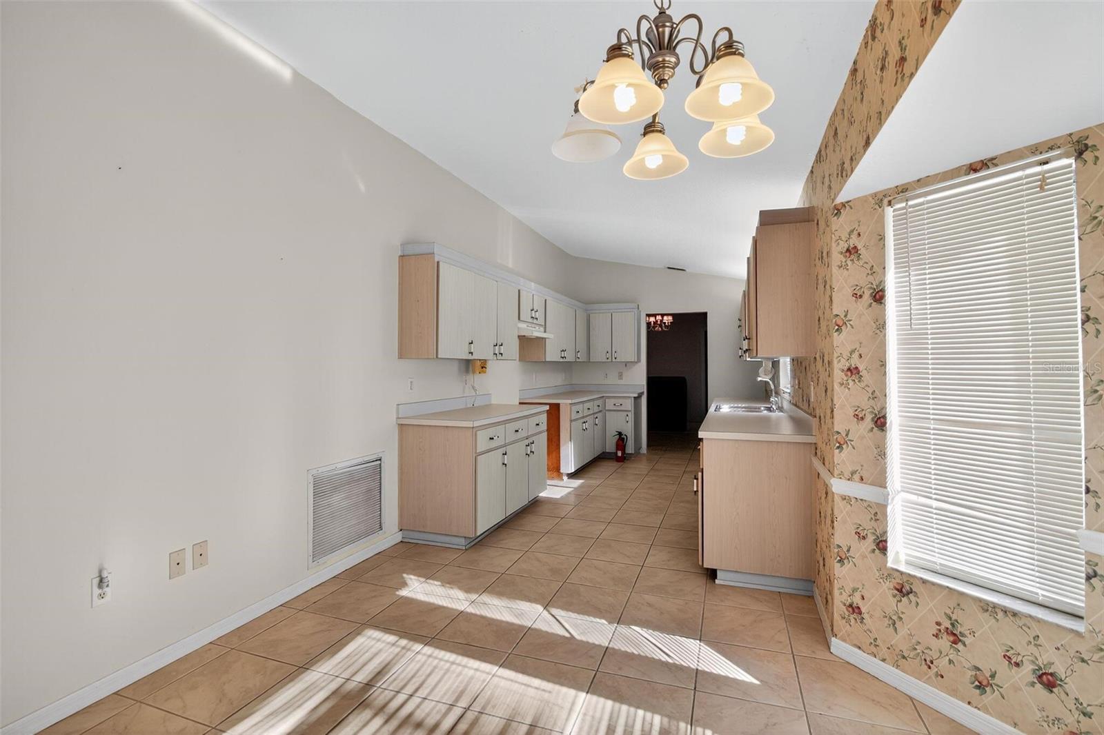 Image 16 of 27 For 13761 115th Circle